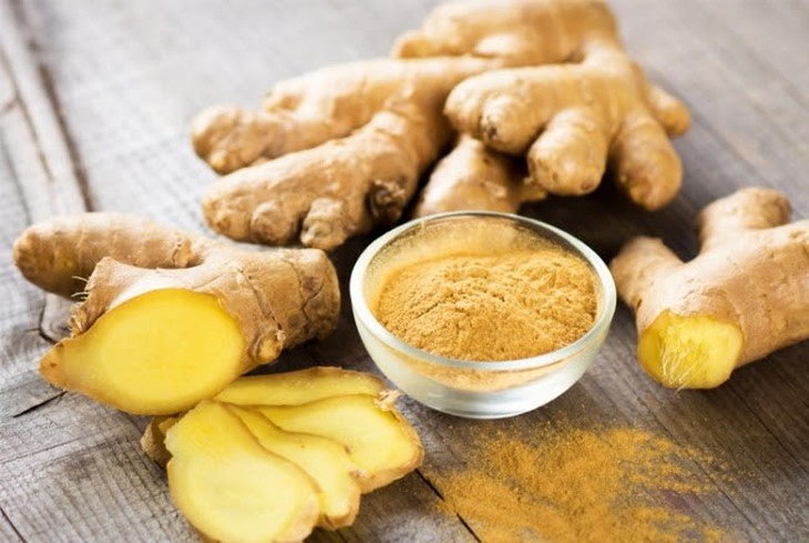 Mách bạn cách làm tóc nhanh dài, giảm gãy rụng đơn giản từ dầu gội gừng - Ảnh 2.