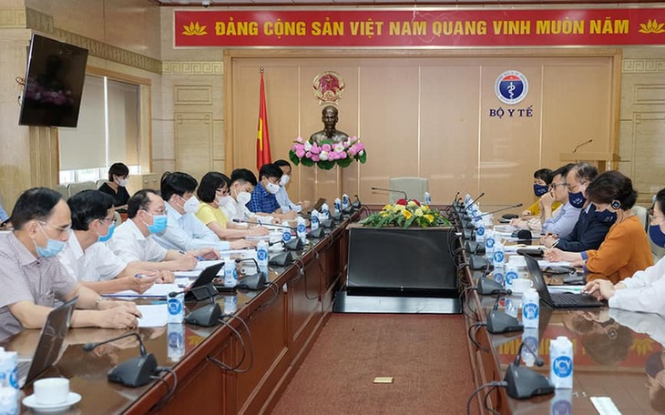 Bộ trưởng Bộ Y tế Nguyễn Thanh Long và ông Kidong Park, Trưởng Đại diện Tổ chức Y tế Thế giới (WHO) tại Việt Nam. Ảnh: Trần Minh Bộ trưởng Bộ Y tế Nguyễn Thanh Long và ông Kidong Park, Trưởng Đại diện Tổ chức Y tế Thế giới (WHO) tại Việt Nam. Ảnh: Trần Minh