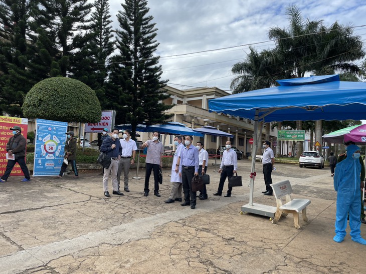 Thứ trưởng Nguyễn Trường Sơn: “Gia Lai phải hết sức cảnh giác với dịch COVID-19” - Ảnh 4.