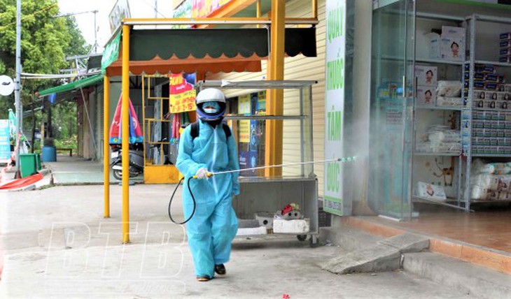Học sinh một huyện tỉnh Thái Bình tạm dừng đến trường, xuất hiện nhiều ca mắc trong cộng động và doanh nghiệp - Ảnh 2.