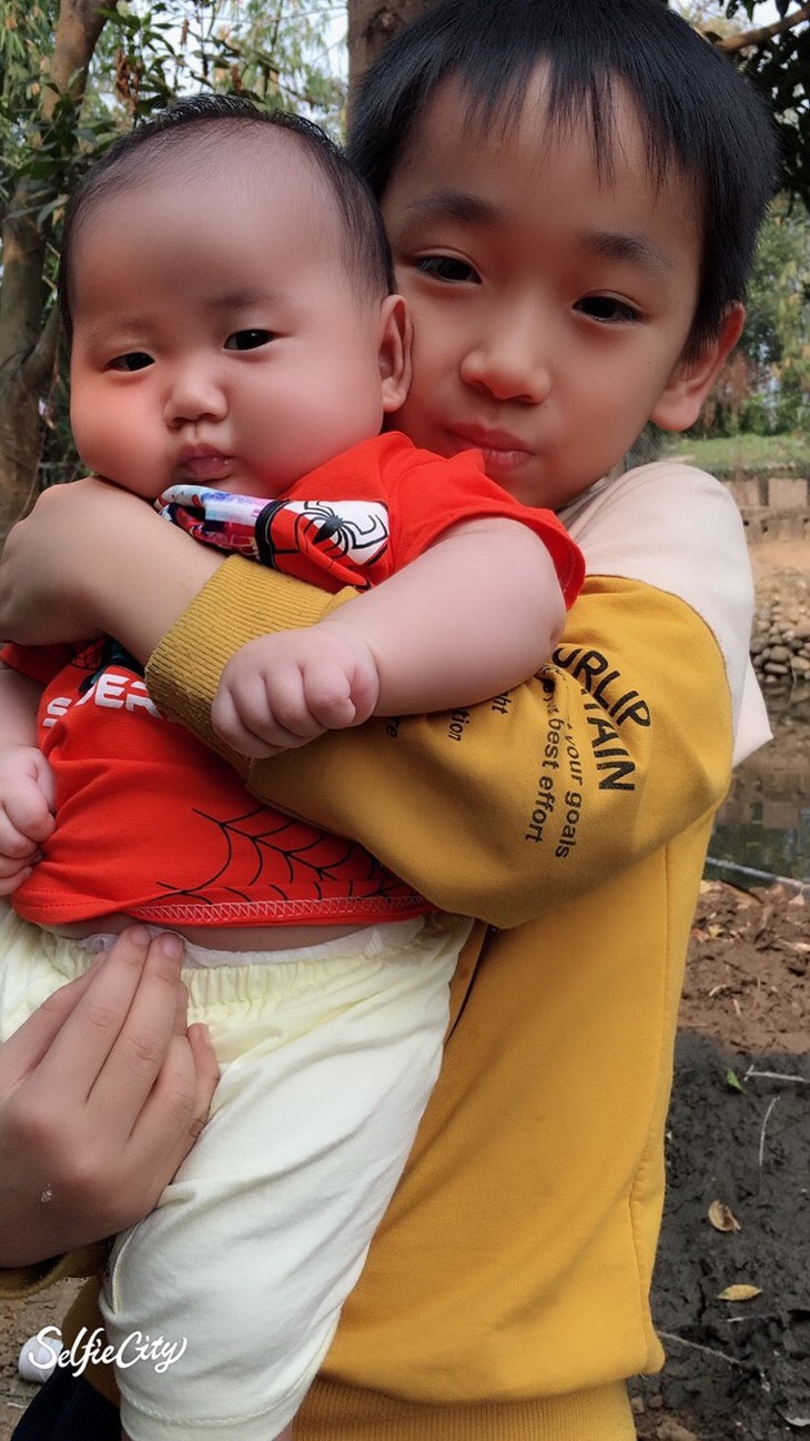 Xót xa mẹ đơn thân mắc ung thư nuôi hai con thơ, nguy cơ mất nốt căn nhà đang ở - Ảnh 2.