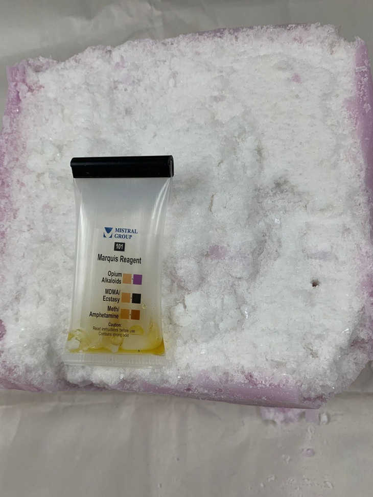 Phát hiện 5kg ma túy "đội lốt" quà biếu trong bưu kiện gửi ra nước ngoài