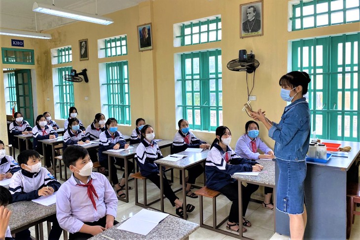Dịch COVID-19 diễn biến phức tạp, thêm nhiều địa phương tạm dừng cho học sinh đến trường - Ảnh 2.