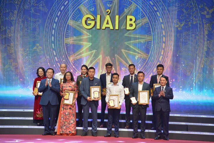 Loạt bài 'Tiêu cực cấp thẻ luồng xanh' của Báo Sức khỏe & Đời sống đạt giải B Giải báo chí toàn quốc phòng chống tham nhũng, tiêu cực - Ảnh 3.