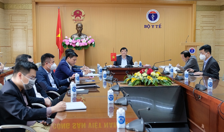 Bộ trưởng Bộ Y tế Việt Nam và Singapore thảo luận việc đi lại giữa hai nước trong tình hình mới - Ảnh 4. Bộ trưởng Bộ Y tế Việt Nam và Singapore thảo luận việc đi lại giữa hai nước trong tình hình mới - Ảnh 4.