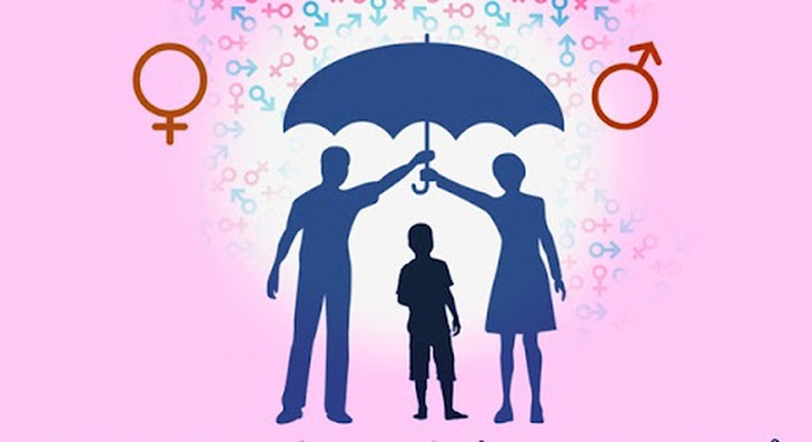 Liên quan đến các giải pháp phòng ngừa xâm hại tình dục trẻ em, nhiều ý kiến cho rằng nên tăng cường sự quản lý, giáo dục của gia đình, nhà trường và kết hợp giữa gia đình và nhà trường đối với các em.