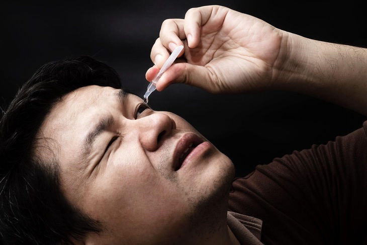 Nước mắt nhân tạo sau Lasik: cần thiết hay chỉ là liệu pháp bổ sung? - Ảnh 1. Nước mắt nhân tạo sau Lasik: cần thiết hay chỉ là liệu pháp bổ sung? - Ảnh 1.