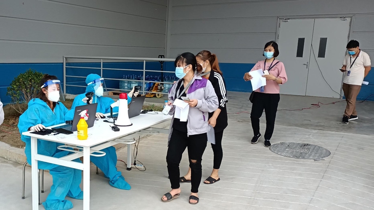Phát hiện thêm 57 trường hợp dương tính với SARS-CoV-2 liên quan đến khu công nghiệp ở Bắc Giang - Ảnh 2. Phát hiện thêm 57 trường hợp dương tính với SARS-CoV-2 liên quan đến khu công nghiệp ở Bắc Giang - Ảnh 2.
