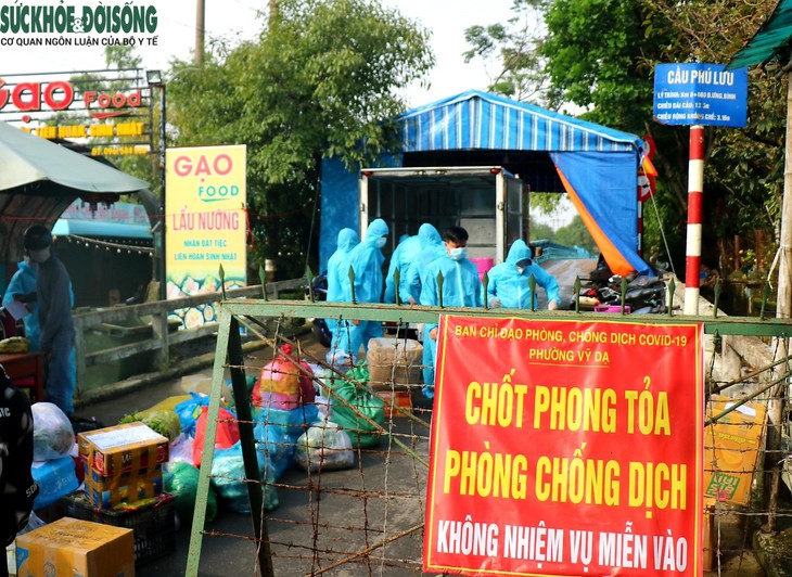 Đảm bảo đời sống cho hơn 4000 dân "ốc đảo" Cồn Hến - Ảnh 2.