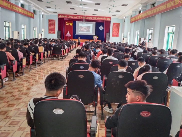 Nói chuyện chuyên đề về chăm sóc sức khỏe sinh sản cho vị thành niên, thanh niên ở vùng Điện Biên - Ảnh 1. Nói chuyện chuyên đề về chăm sóc sức khỏe sinh sản cho vị thành niên, thanh niên ở vùng Điện Biên - Ảnh 1.
