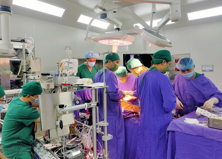 Hồi sinh sự sống cho bệnh nhân vỡ tim nguy kịch tính mạng - Ảnh 1.