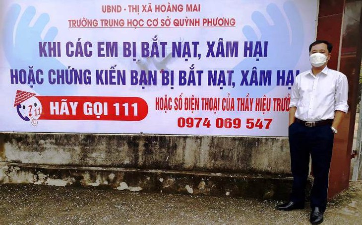 Thầy hiệu trưởng kiêm "tổng đài tư vấn tuổi học trò"   - Ảnh 1.