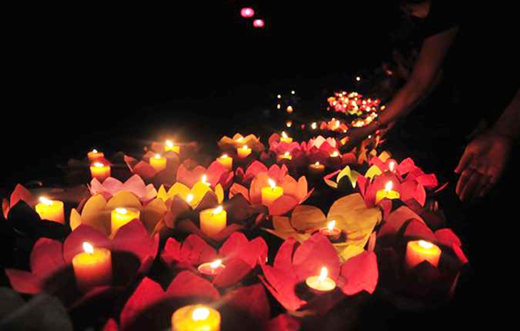 Hà Nội phối hợp tổ chức Lễ tưởng niệm đồng bào tử vong và cán bộ, chiến sĩ hy sinh do dịch COVID-19 - Ảnh 2. Hà Nội phối hợp tổ chức Lễ tưởng niệm đồng bào tử vong và cán bộ, chiến sĩ hy sinh do dịch COVID-19 - Ảnh 2.