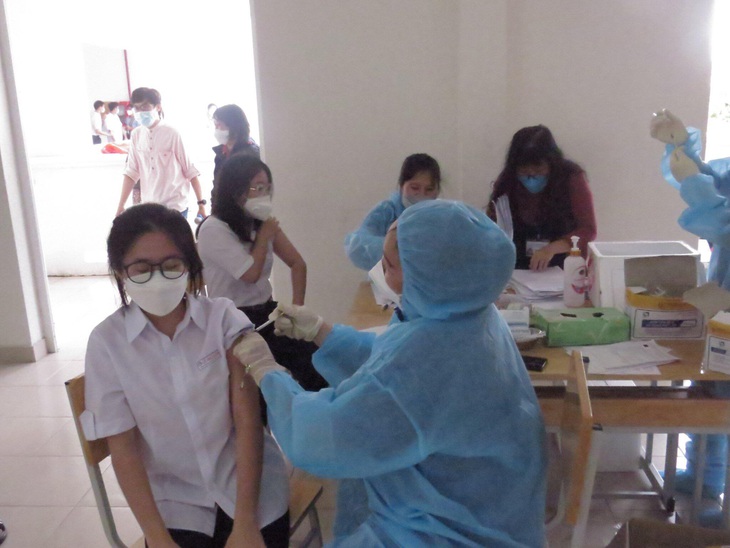 Khánh Hòa: Tiêm vaccine phòng COVID-19 cho trẻ em - Ảnh 1. Khánh Hòa: Tiêm vaccine phòng COVID-19 cho trẻ em - Ảnh 1.