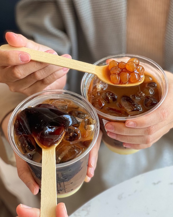 Cà phê mix topping trà sữa, "siêu phẩm" mới của ToCoToCo có gì khiến bạn trẻ thích mê? - Ảnh 2. Cà phê mix topping trà sữa, "siêu phẩm" mới của ToCoToCo có gì khiến bạn trẻ thích mê? - Ảnh 2.
