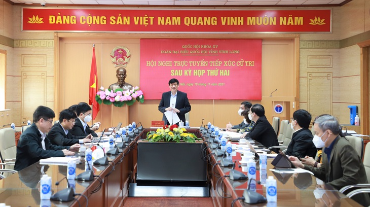 Bộ trưởng Bộ Y tế tiếp xúc trực tuyến với cử tri tỉnh Vĩnh Long - Ảnh 1.