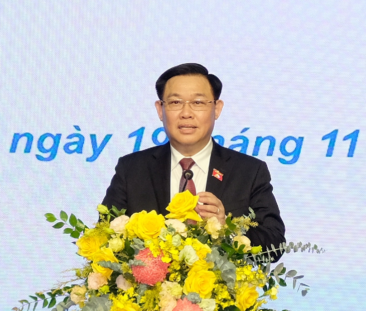 Chủ tịch Quốc hội, thăm chúc mừng và dự lễ khai giảng của Trường ĐH Y Hà Nội nhân Ngày Nhà giáo Việt Nam - Ảnh 1. Chủ tịch Quốc hội, thăm chúc mừng và dự lễ khai giảng của Trường ĐH Y Hà Nội nhân Ngày Nhà giáo Việt Nam - Ảnh 1.