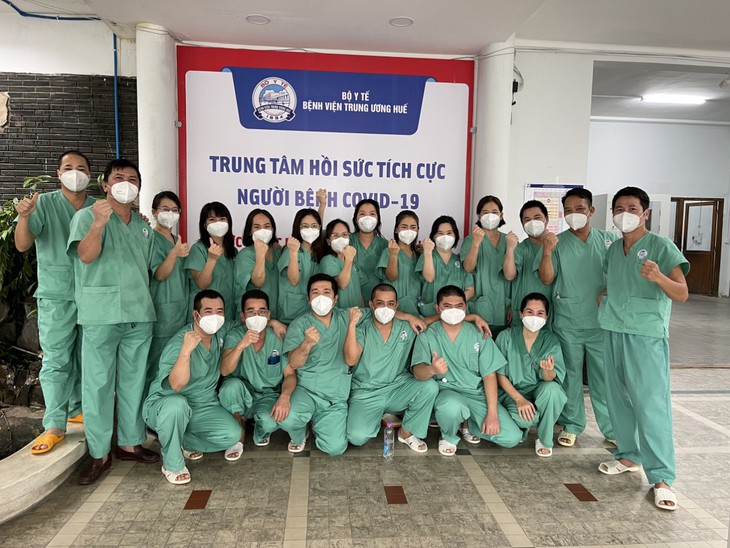 Tâm thư thắt lòng của nam điều dưỡng tưởng niệm hơn 2 vạn đồng bào mất vì COVID-19 - Ảnh 3.