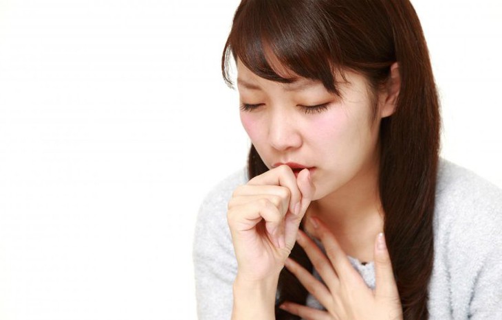 4 dấu hiệu cho biết bạn đã mắc viêm phổi và cách xử trí - Ảnh 1.