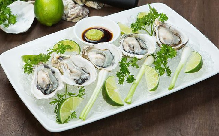 Ăn hàu sống dễ nhiễm bệnh nguy hiểm - Ảnh 4.