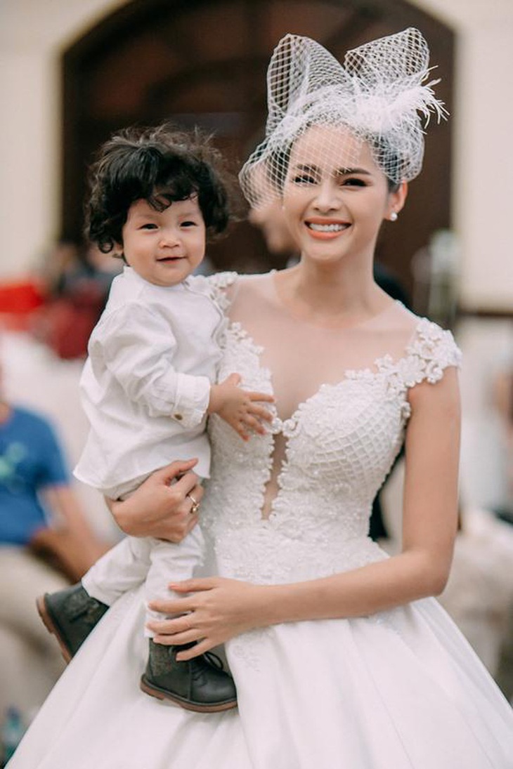 Bà mẹ đơn thân Á hậu Diễm Châu sinh thêm cặp song sinh 'thiên thần' - Ảnh 4.