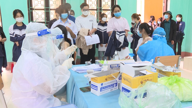 Hà Nam ghi nhận 108 người lao động mắc COVID-19 ngoài khu công nghiệp - Ảnh 3.