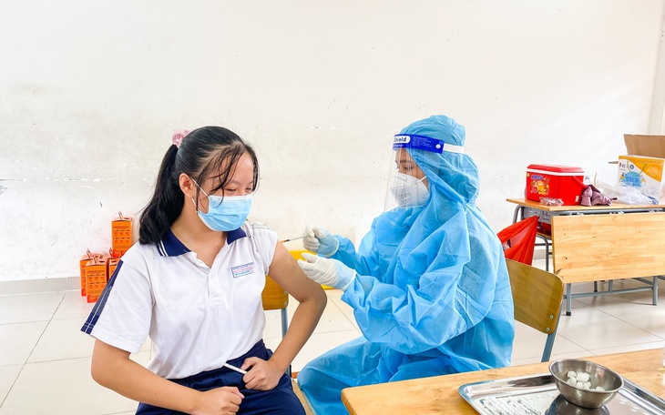 Hơn 1,83 triệu liều vaccine COVID-19 đã được tiêm cho trẻ từ 12-17 tuổi ở 22 tỉnh, thành