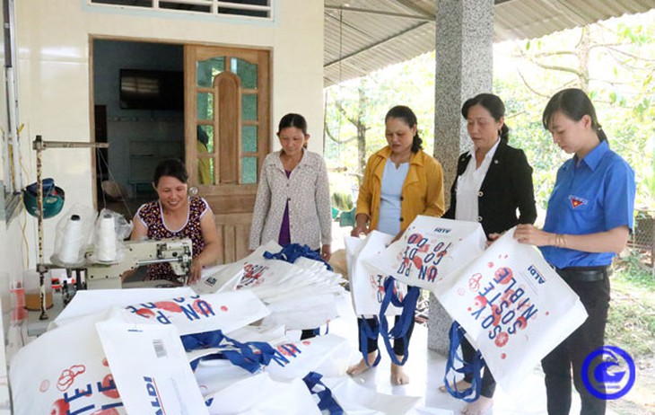 Khẳng định vị thế, vai trò của phụ nữ trong gia đình và xã hội - Ảnh 3. Khẳng định vị thế, vai trò của phụ nữ trong gia đình và xã hội - Ảnh 3.