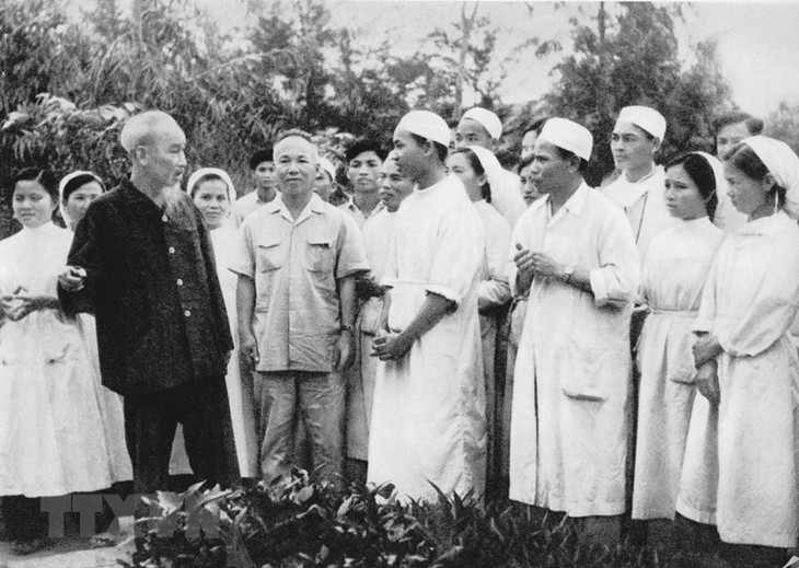 Tư liệu: Tiếng nói của ngành Y tại Hội nghị Văn hóa toàn quốc - Ảnh 3. Tư liệu: Tiếng nói của ngành Y tại Hội nghị Văn hóa toàn quốc - Ảnh 3.