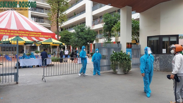 Ngày đầu Hà Nội tiêm vaccine cho trẻ học THPT - Ảnh 1. Ngày đầu Hà Nội tiêm vaccine cho trẻ học THPT - Ảnh 1.