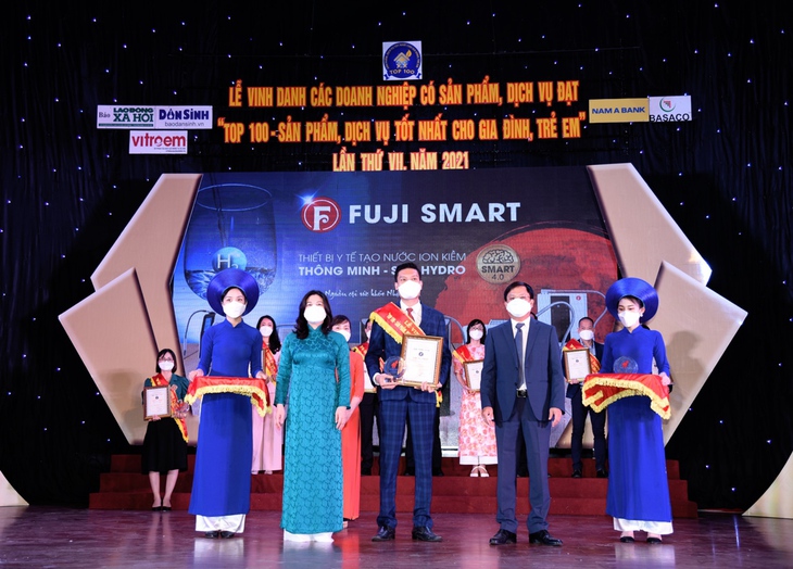 Tập đoàn Fuji nhận giải "Top 100 sản phẩm tốt nhất cho gia đình, trẻ em" - Ảnh 1.