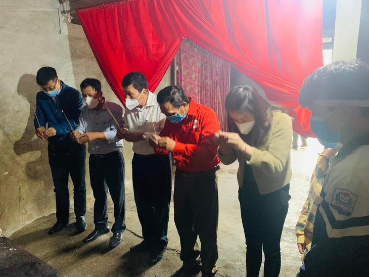 Mồ côi mẹ, bố mất tích, 4 đứa trẻ bơ vơ không biết nương tựa vào đâu - Ảnh 4. Mồ côi mẹ, bố mất tích, 4 đứa trẻ bơ vơ không biết nương tựa vào đâu - Ảnh 4.