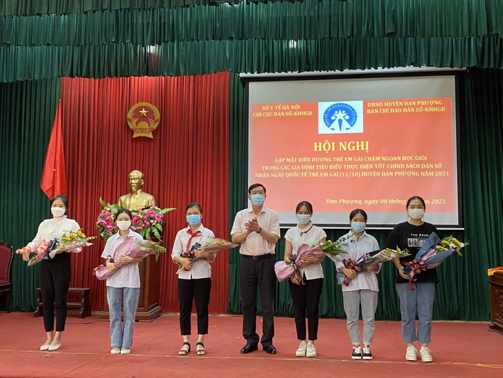 Cần nghĩ khác về chuyện sinh con 'một bề' - Ảnh 3. Cần nghĩ khác về chuyện sinh con 'một bề' - Ảnh 3.
