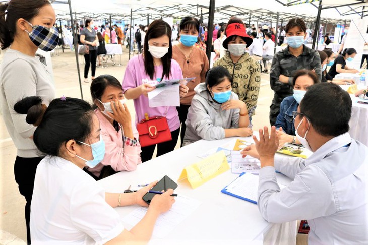 BHXH Việt Nam giải đáp về chính sách tạm dừng đóng vào quỹ hưu trí và tử tuất - Ảnh 1. BHXH Việt Nam giải đáp về chính sách tạm dừng đóng vào quỹ hưu trí và tử tuất - Ảnh 1.