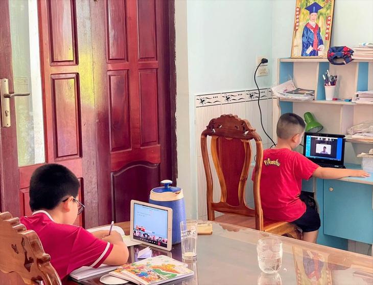 Ở nhà mùa dịch: Trẻ em và những hiểm họa khôn lường - Ảnh 1. Ở nhà mùa dịch: Trẻ em và những hiểm họa khôn lường - Ảnh 1.