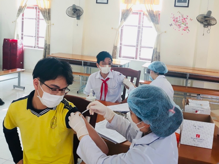 Hải Phòng thêm 30 ca mắc COVID-19, tăng tốc tiêm phủ vaccine cho học sinh - Ảnh 1. Hải Phòng thêm 30 ca mắc COVID-19, tăng tốc tiêm phủ vaccine cho học sinh - Ảnh 1.