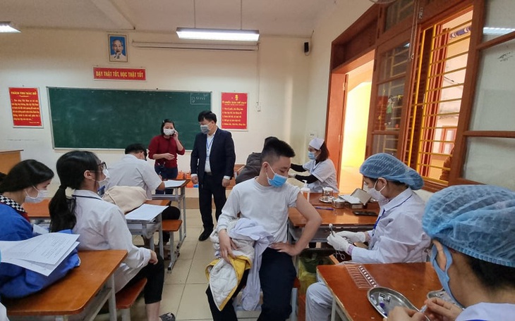 Phát hiện 10 ca COVID-19 là học sinh qua khám sàng lọc, Hải Phòng tăng tốc tiêm vaccine cho trẻ