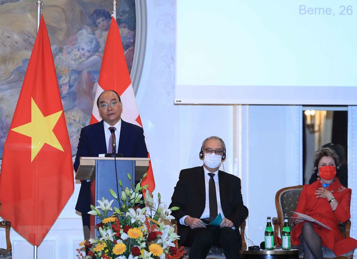 Diễn đàn Doanh nghiệp Việt Nam-Thụy Sĩ mở ra cơ hội hợp tác về vaccine, thuốc điều trị COVID-19  - Ảnh 1.