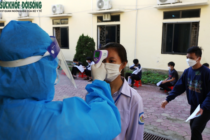 Nghệ An bắt đầu tiêm vaccine cho trẻ đảm bảo tuyệt đối an toàn   - Ảnh 1.