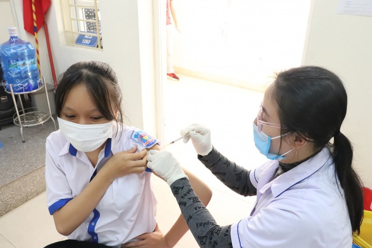 Quảng Ninh: Triển khai tiêm mũi 2 vaccine phòng COVID-19 cho trẻ - Ảnh 1. Quảng Ninh: Triển khai tiêm mũi 2 vaccine phòng COVID-19 cho trẻ - Ảnh 1.