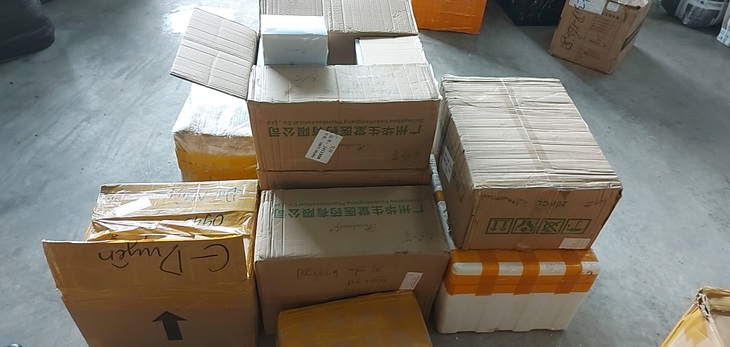 Thừa Thiên Huế: Phát hiện xe khách chở hàng nhập lậu ước tính gần 1 tỷ đồng - Ảnh 3.