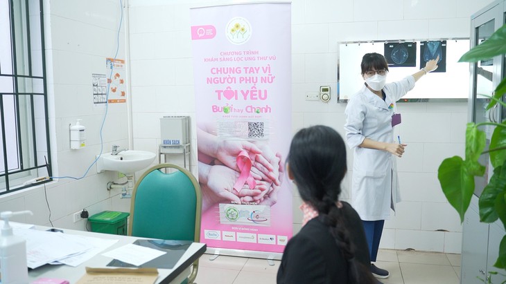 Nơi giúp người mắc ung thư vú không phải "bơi" trong "biển" thông tin về bệnh - Ảnh 1.