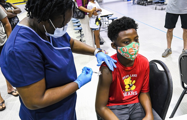 CDC Mỹ khuyến nghị tiêm vaccine ngừa COVID-19 cho trẻ từ 5-11 tuổi - Ảnh 4. Vaccine cho trẻ 5-11 tuổi liều chỉ bằng 1/3 so với cho trẻ 12 tuổi trở lên