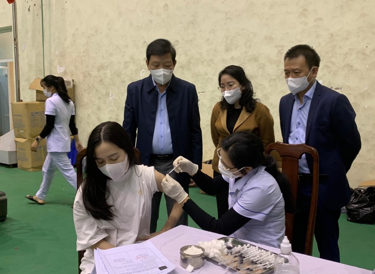 Thêm 23 ca mắc trong cộng đồng, Quảng Bình điều chỉnh cấp độ dịch trên các địa bàn - Ảnh 2.