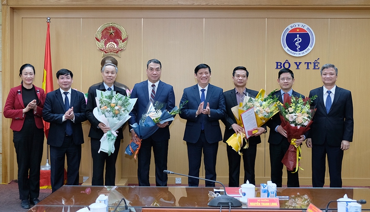 Bộ Y tế bổ nhiệm lãnh đạo Văn phòng Ban Cán sự Đảng và các Cục/Vụ trực thuộc Bộ - Ảnh 3. Bộ Y tế bổ nhiệm lãnh đạo Văn phòng Ban Cán sự Đảng và các Cục/Vụ trực thuộc Bộ - Ảnh 3.