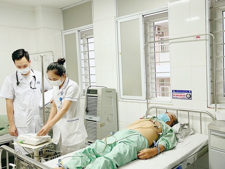 Nhồi máu cơ tim cấp, tử vong cao nếu không được cấp cứu kịp thời - Ảnh 1.
