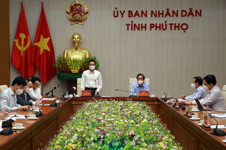 Phó Thủ tướng Vũ Đức Đam yêu cầu Phú thọ cần chuẩn bị, chủ động hơn so với tốc độ lây lan của dịch - Ảnh 2.