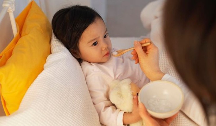 Sốt siêu vi ở trẻ - Cần xử trí đúng cách - Ảnh 5. Sốt siêu vi ở trẻ - Cần xử trí đúng cách - Ảnh 5.