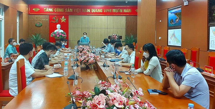 Xuất hiện thêm các ca mắc, Bệnh viện Hữu Nghị Đa Khoa Nghệ An phong tỏa 8 khoa và trung tâm   - Ảnh 1.