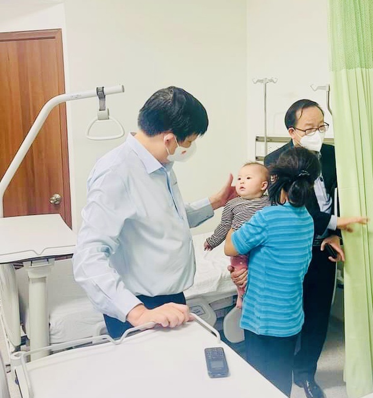 18 trẻ bị tiêm nhầm vaccine có sức khỏe ổn định  - Ảnh 2.